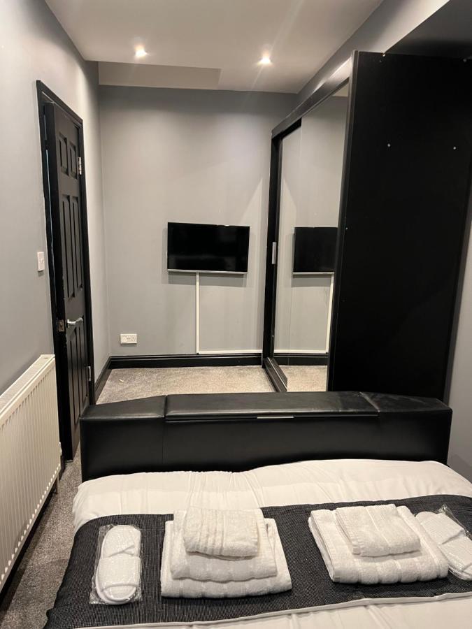 Apartment Boutique 2 Bed Grey Sleeps 10 Blackpool