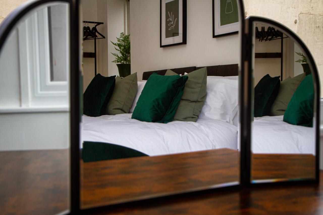 Apartment Charles Alexander Short - Charnley House Blackpool