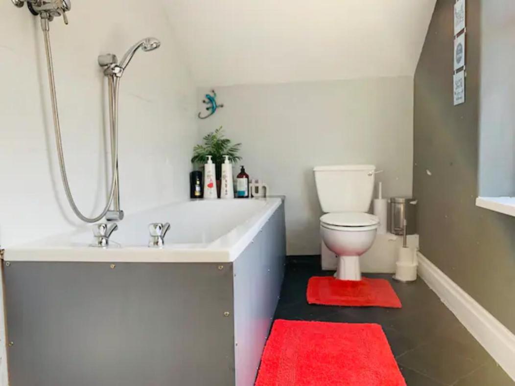 Bamber House - Large Modern & Perfect Location Holiday home *