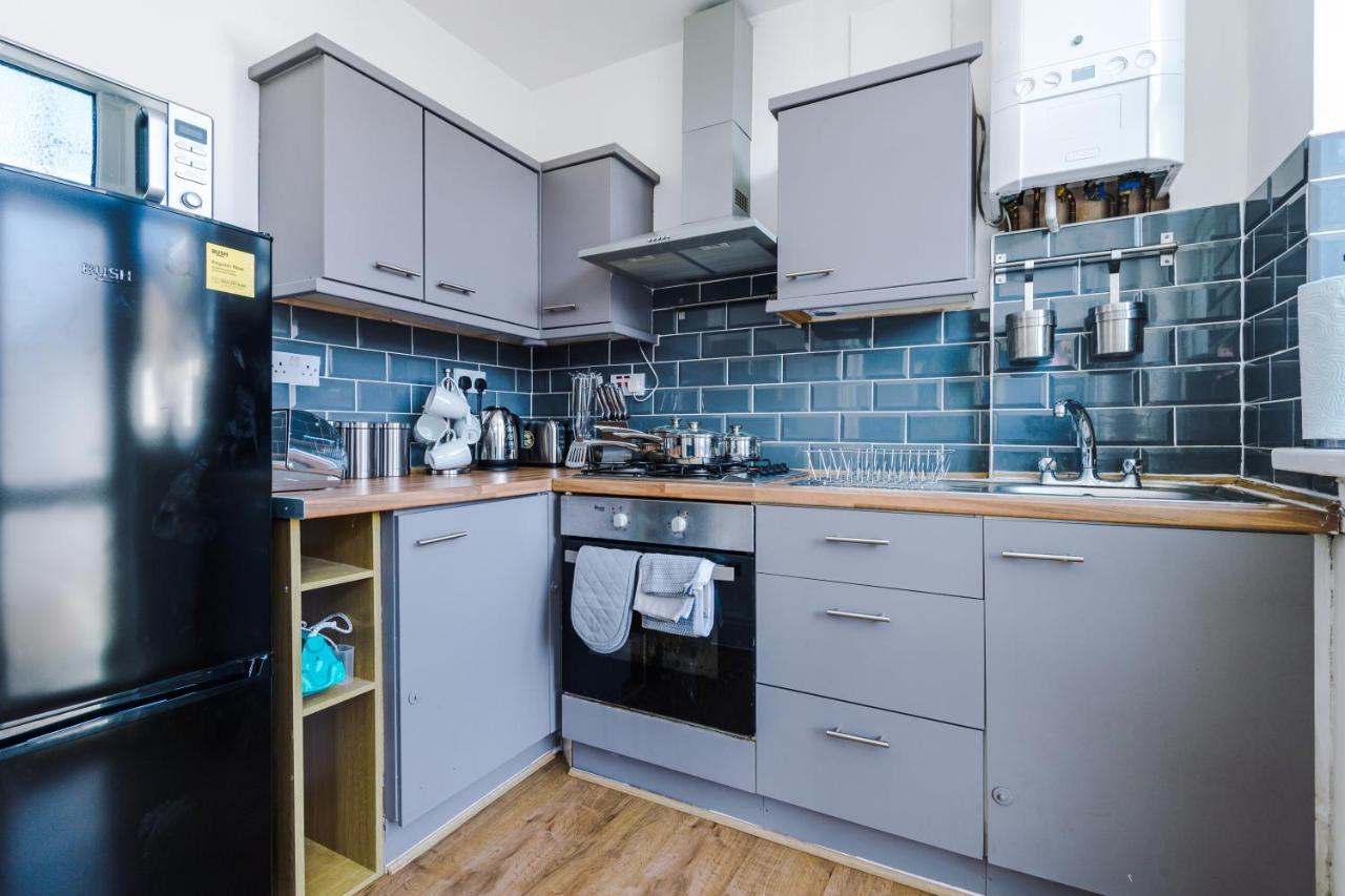 Beautiful Gem In - Parking & Garden Apartment