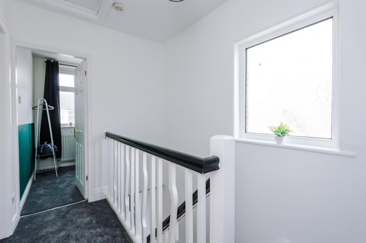 Beautiful Gem In - Parking & Garden Apartment Blackpool