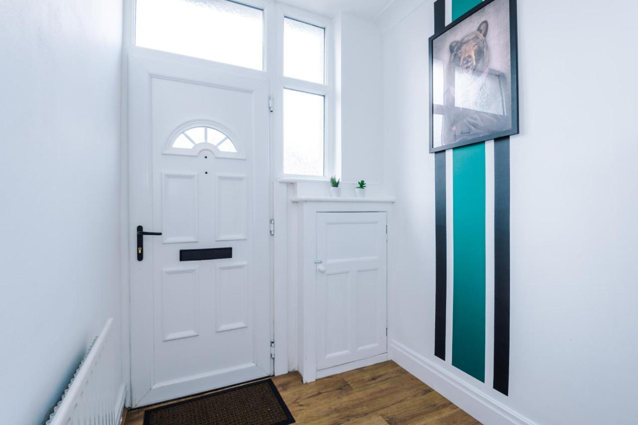 Beautiful Gem In - Parking & Garden Apartment *