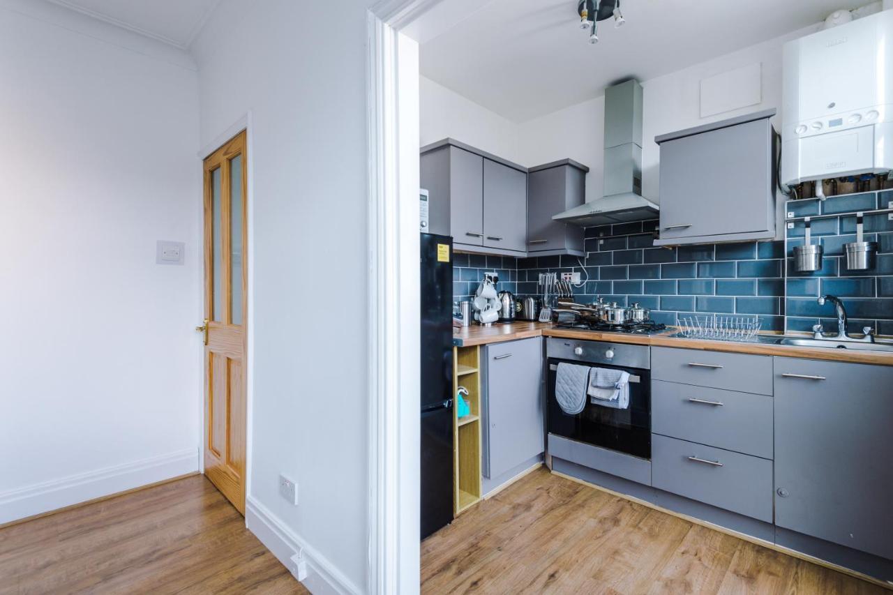 Beautiful Gem In - Parking & Garden Apartment *