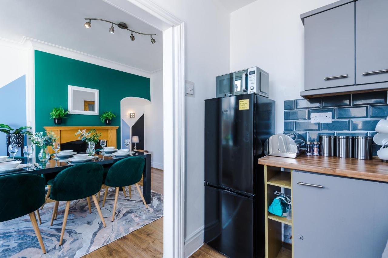 Beautiful Gem In - Parking & Garden Apartment Blackpool
