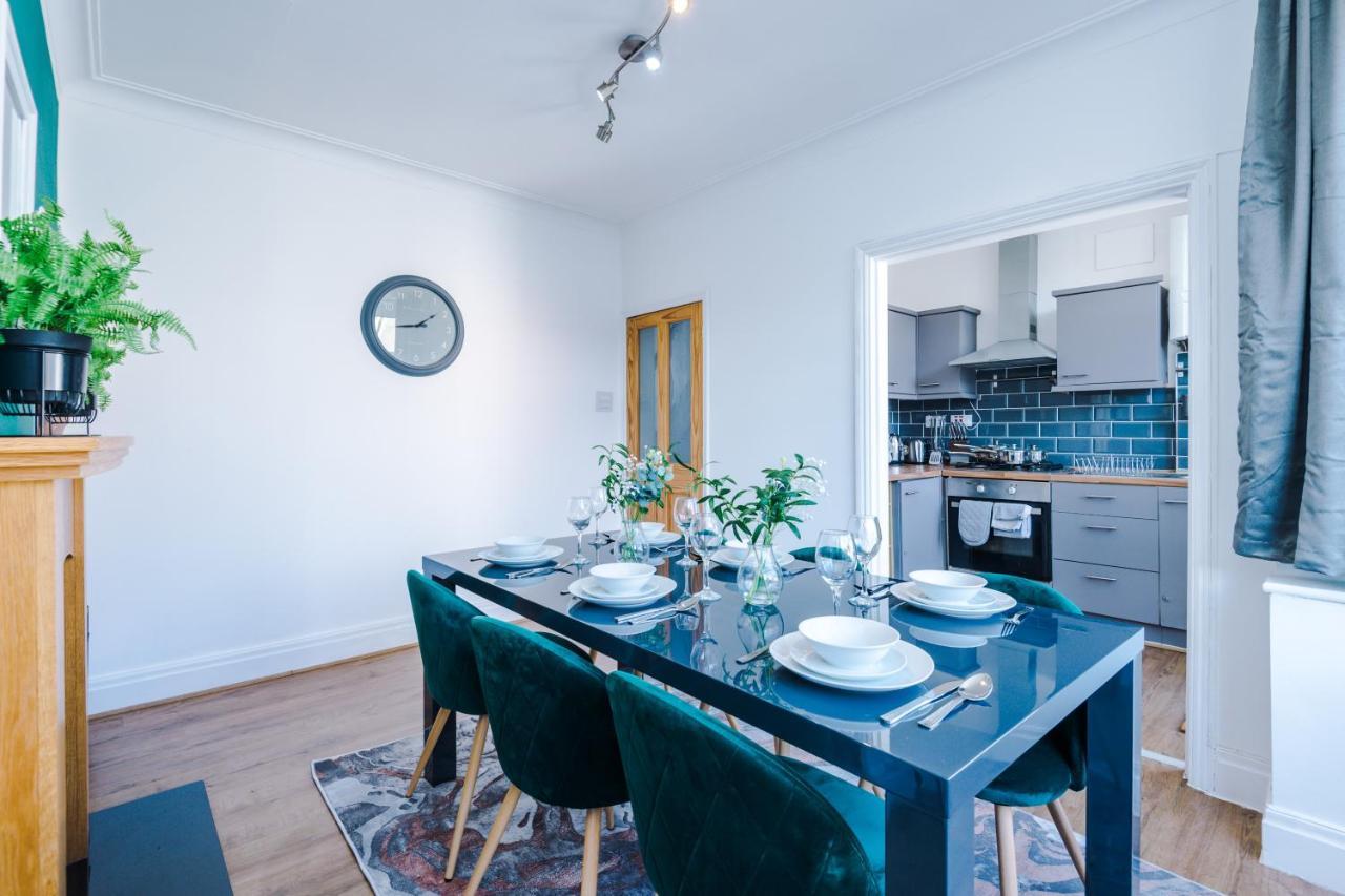 Beautiful Gem In - Parking & Garden Apartment