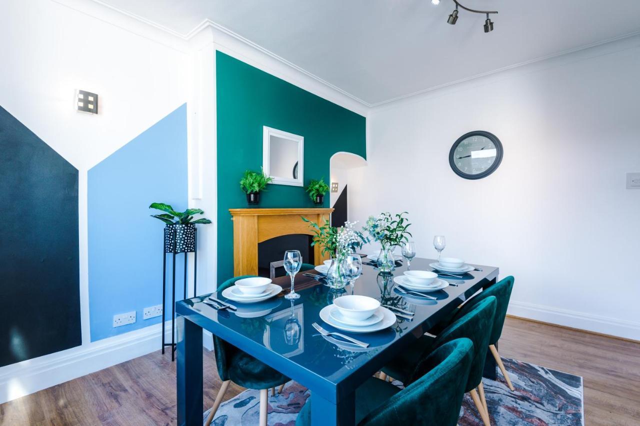 Beautiful Gem In - Parking & Garden Apartment