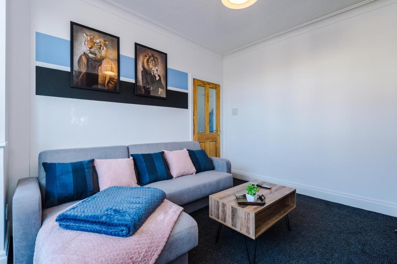 Beautiful Gem In - Parking & Garden Apartment