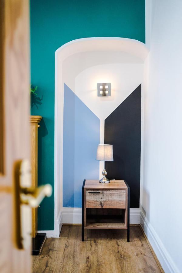 Apartment Beautiful Gem In - Parking & Garden *