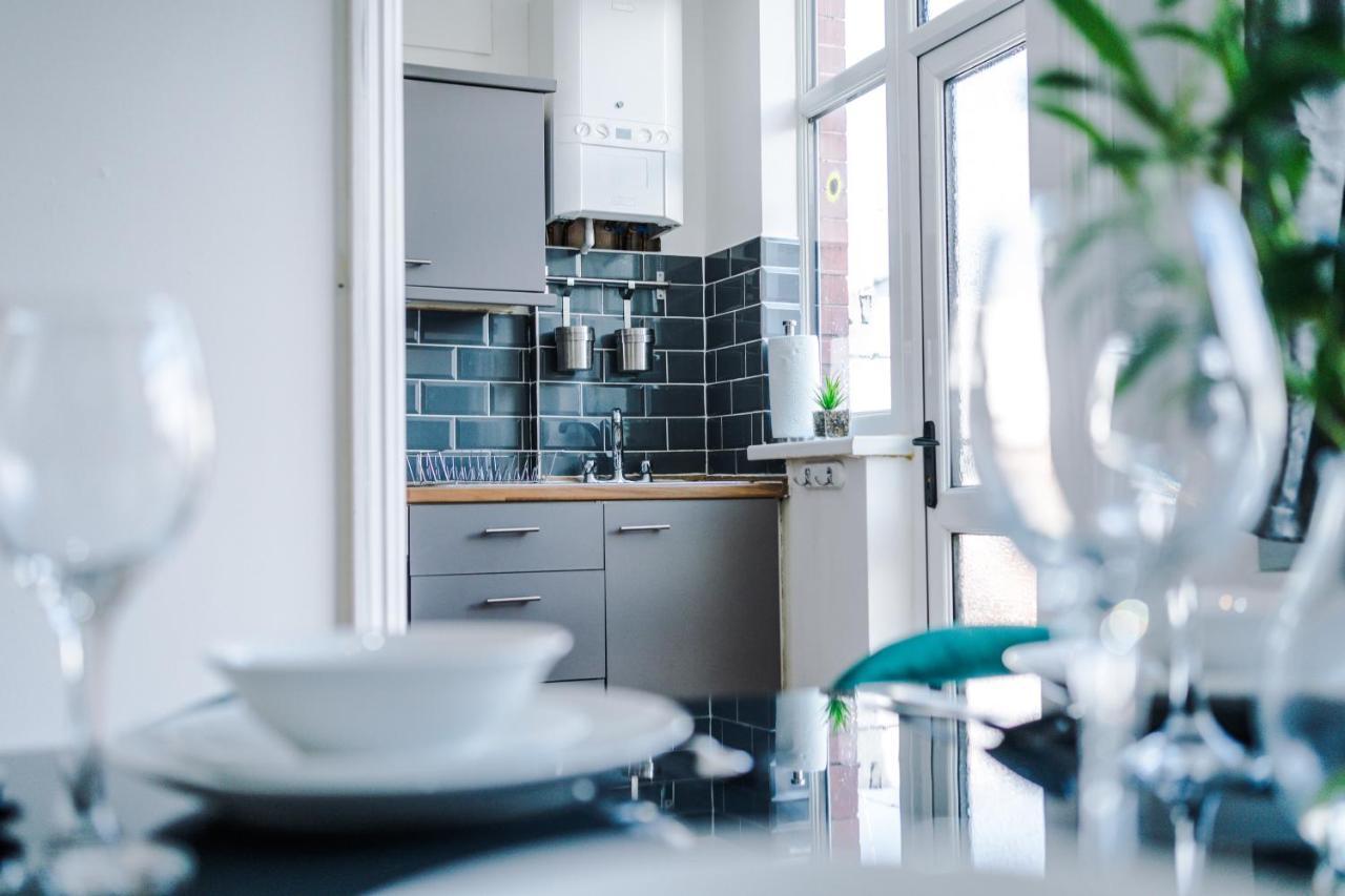 Apartment Beautiful Gem In - Parking & Garden *