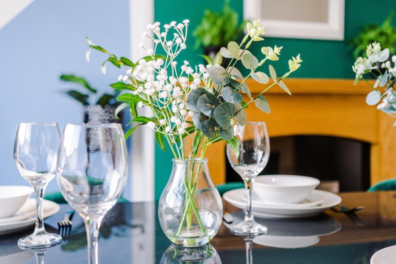 Beautiful Gem In - Parking & Garden Apartment