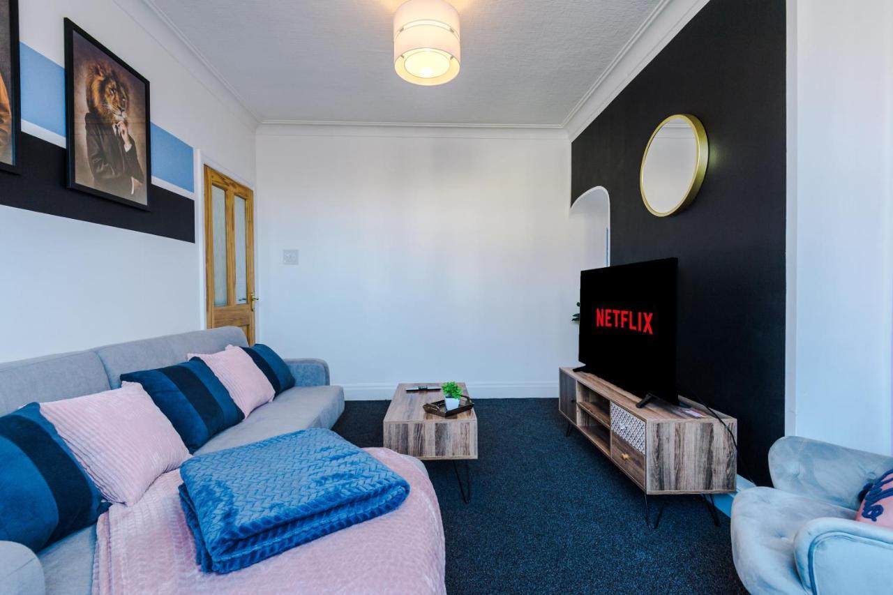 Beautiful Gem In - Parking & Garden Blackpool