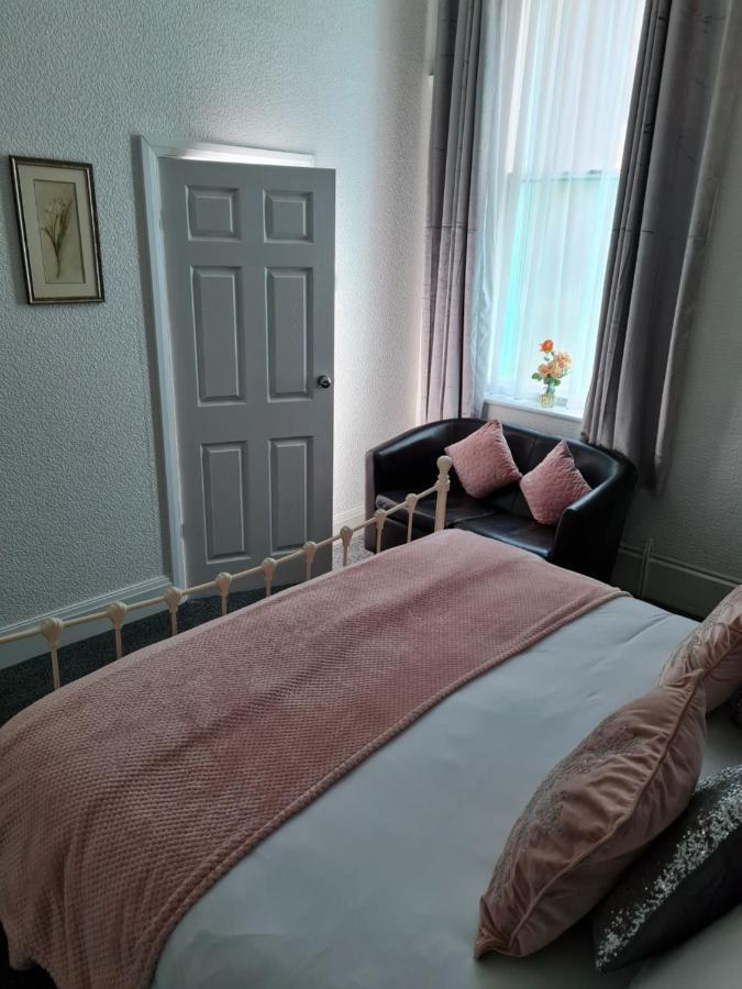 Waters Edge Hotel 3*