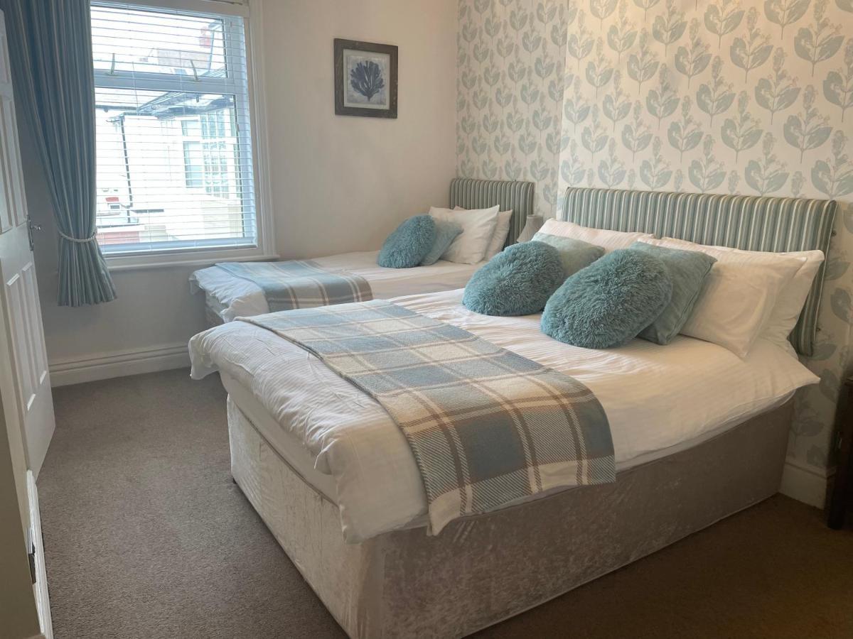North Crest Bed & Breakfast Blackpool