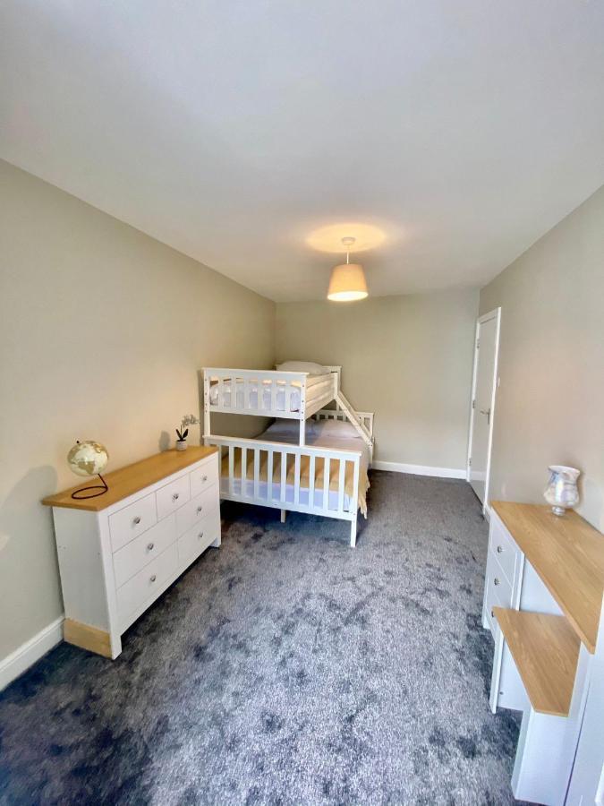 Stylish 2 Bed Sea Front Location 2 *