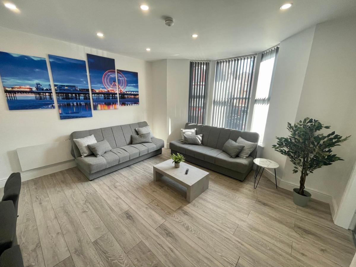 Apartment Osborne Luxury Hot Tub And Jacuzzi Blackpool