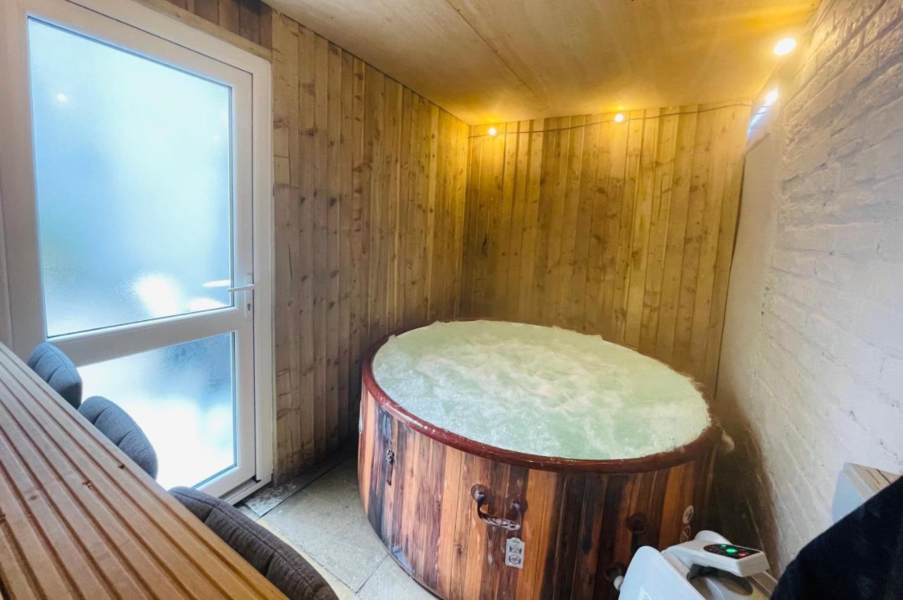 Osborne Luxury Hot Tub And Jacuzzi Apartment