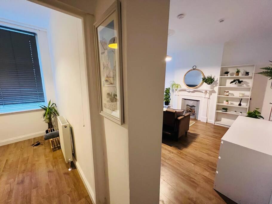 Beautiful Space Stylish And Modern! Perfect Location Apartment *