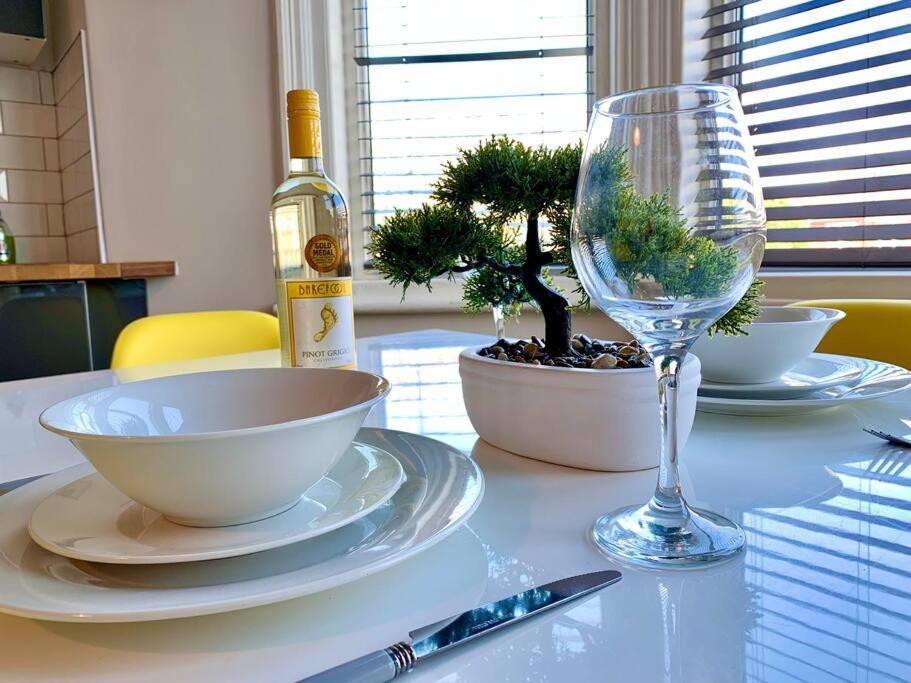 Beautiful Space Stylish And Modern! Perfect Location Apartment Blackpool