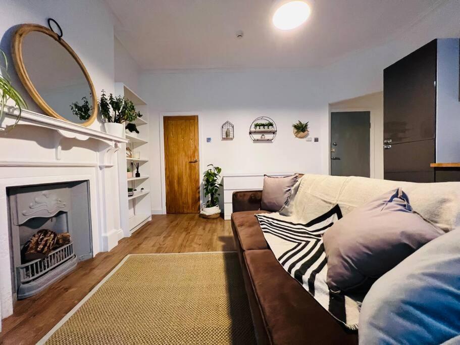 Beautiful Space Stylish And Modern! Perfect Location Blackpool