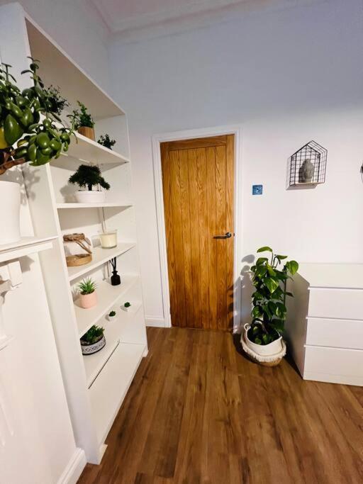 Beautiful Space Stylish And Modern! Perfect Location *