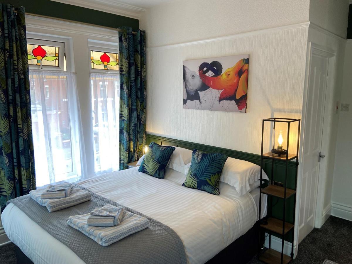 Guest house The Beechcliffe - Over 35's Only Blackpool