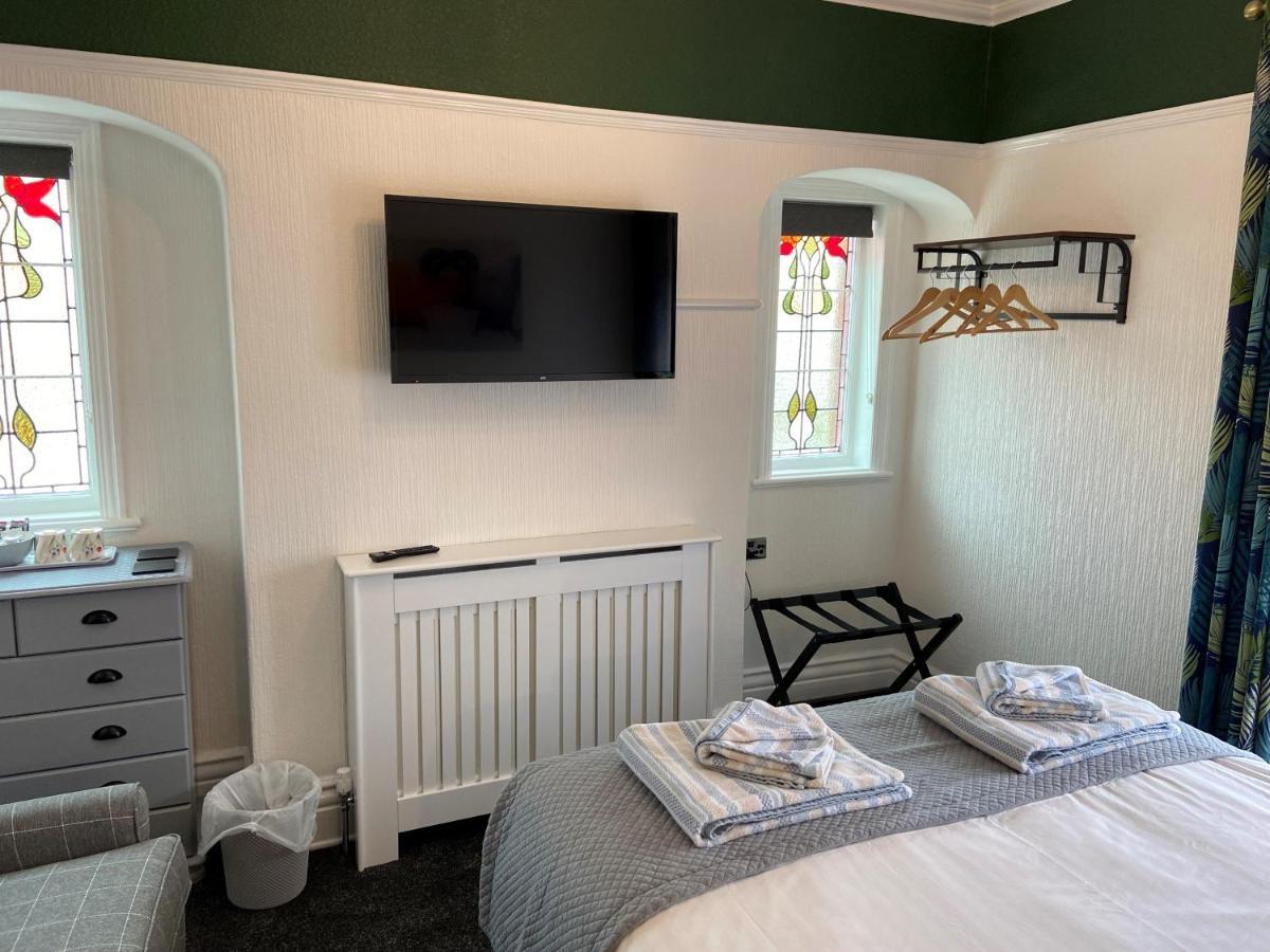 Guest house The Beechcliffe - Over 35's Only