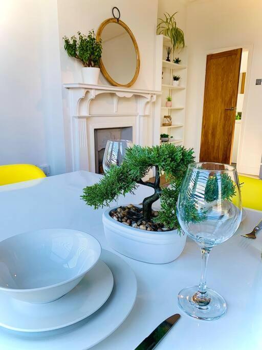 Beautiful Space Stylish And Modern! Perfect Location Apartment *