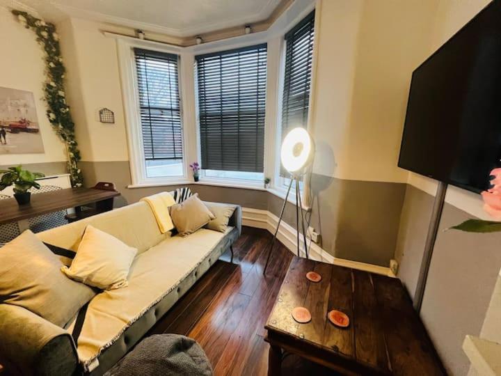 Beautiful Stylish And Modern Space! Perfect Location Blackpool