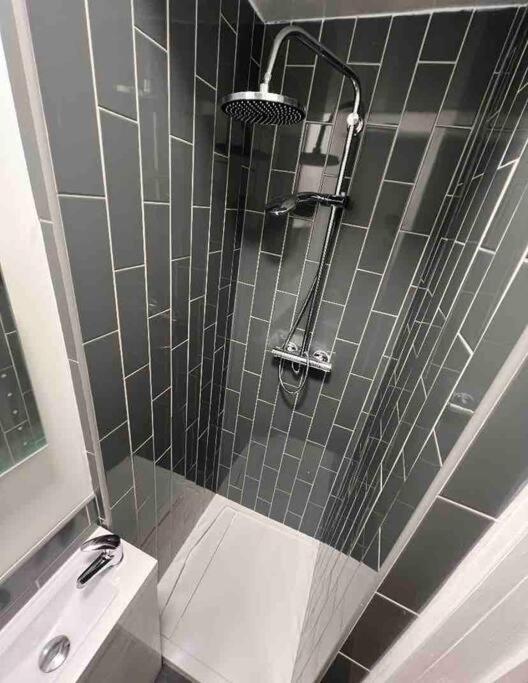 Beautiful Space Stylish And Modern! Perfect Location