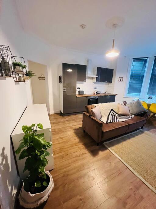Beautiful Space Stylish And Modern! Perfect Location Apartment Blackpool