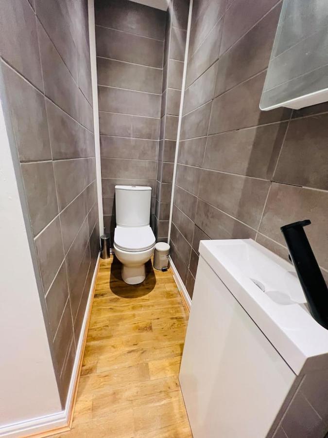 Beautiful Stylish And Modern Space! Perfect Location * Blackpool