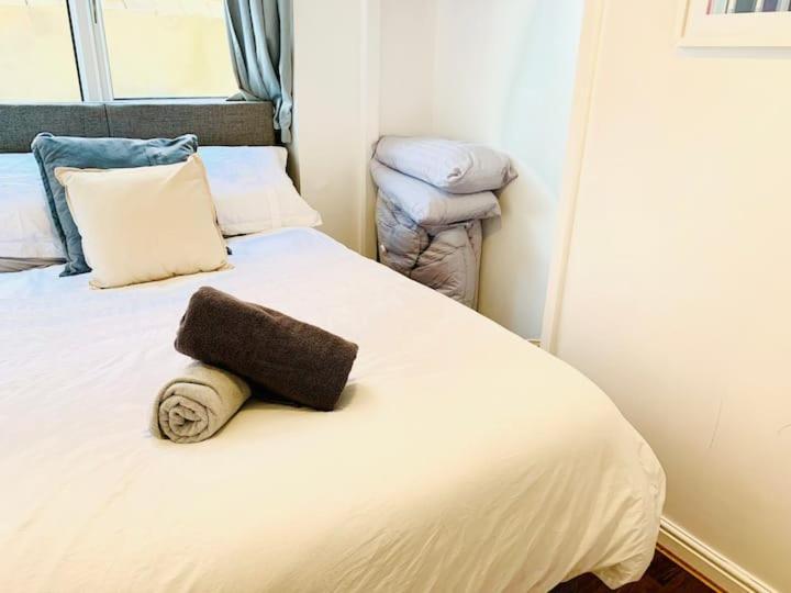 Apartment Beautiful Stylish And Modern Space! Perfect Location *