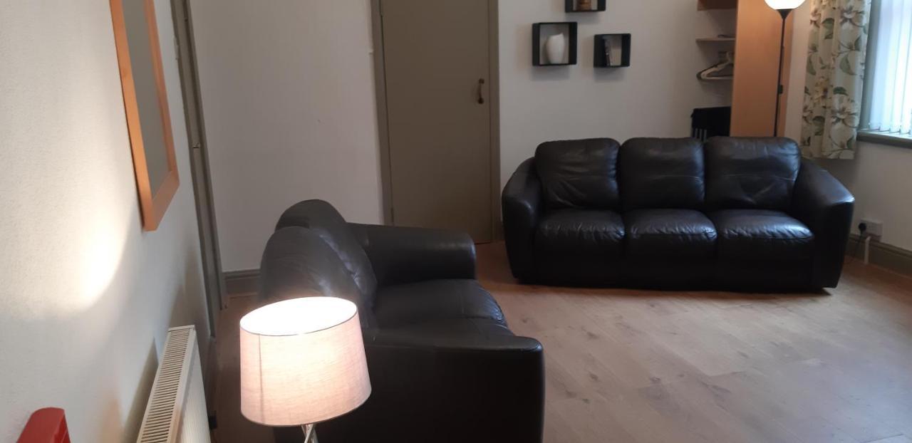 Oakville Apartment *
