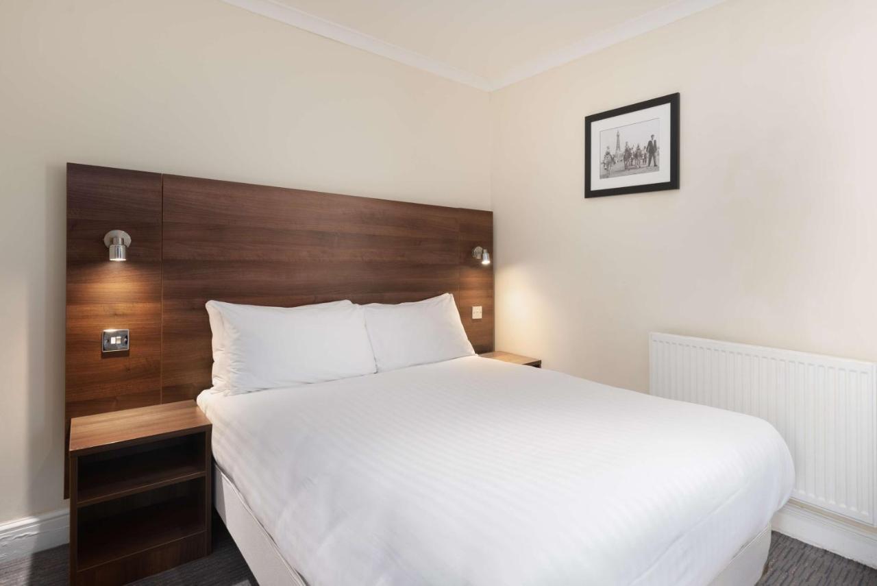 Western Carlton Hotel