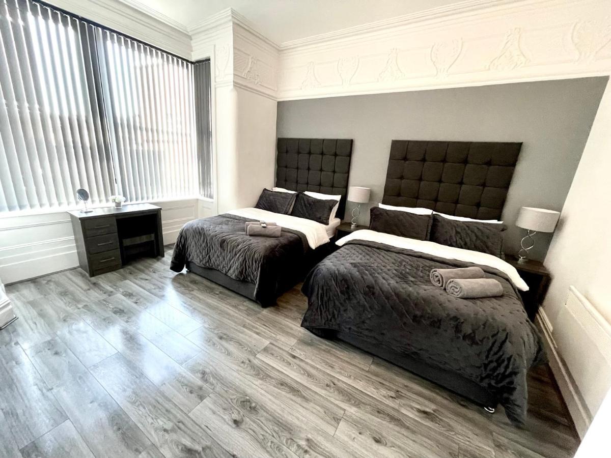 Apartment Reads Luxury Jacuzzi