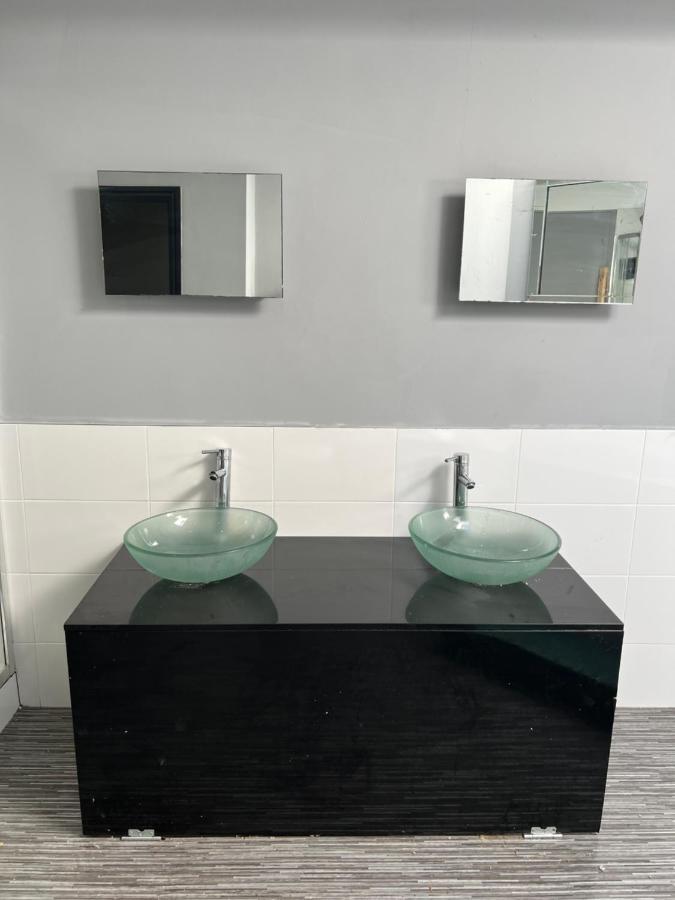 Apartment Boutique 2 Bed Grey Sleeps 10