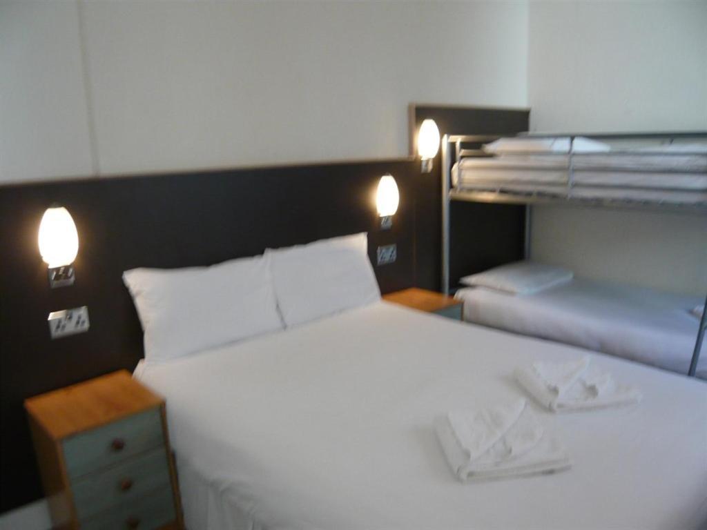 Dutchman 3* Blackpool