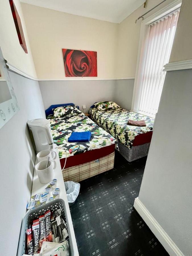 Hayward 2* Blackpool