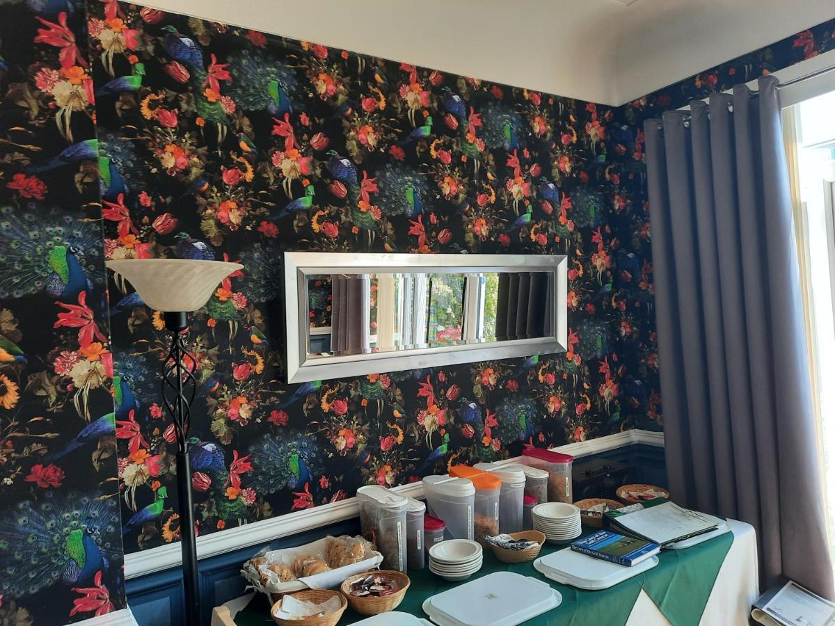 Surrey House Guest house 4*
