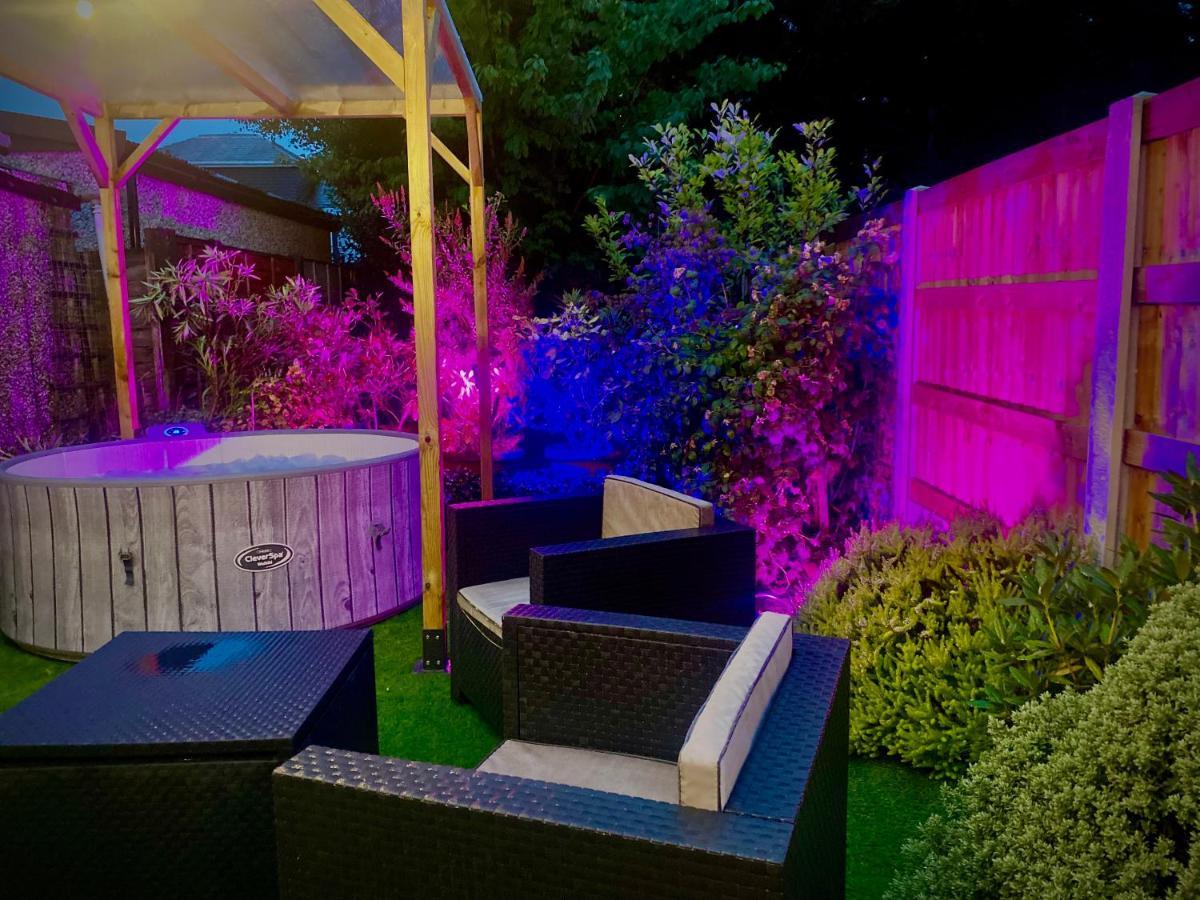 Remarkable 3-bed Hot Tub House In Holiday home Blackpool