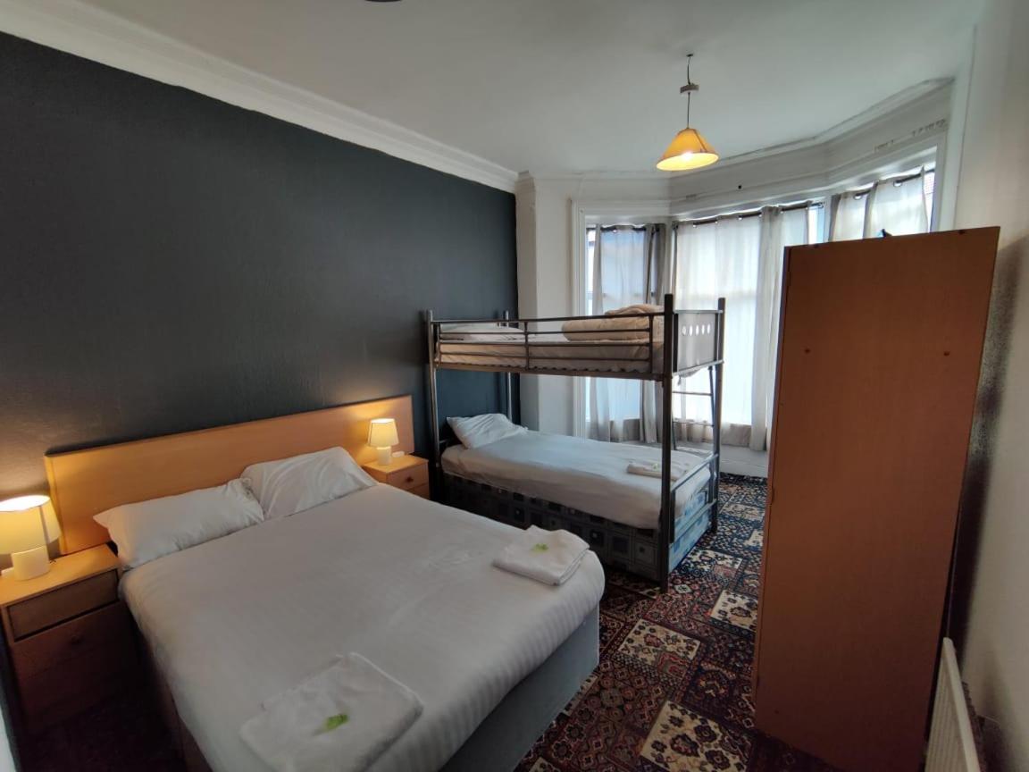 Hotel 46