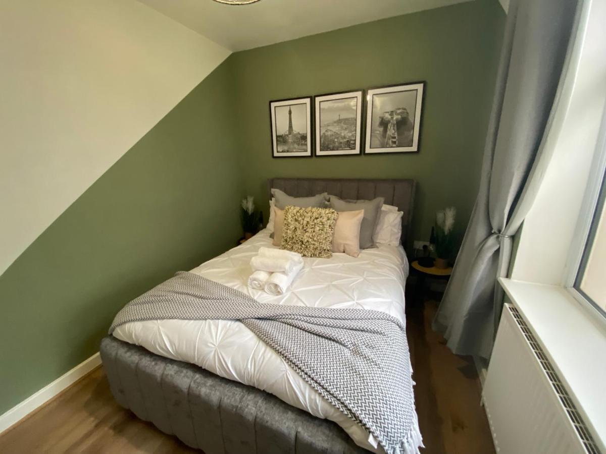 Abode - Vance Road Star House *