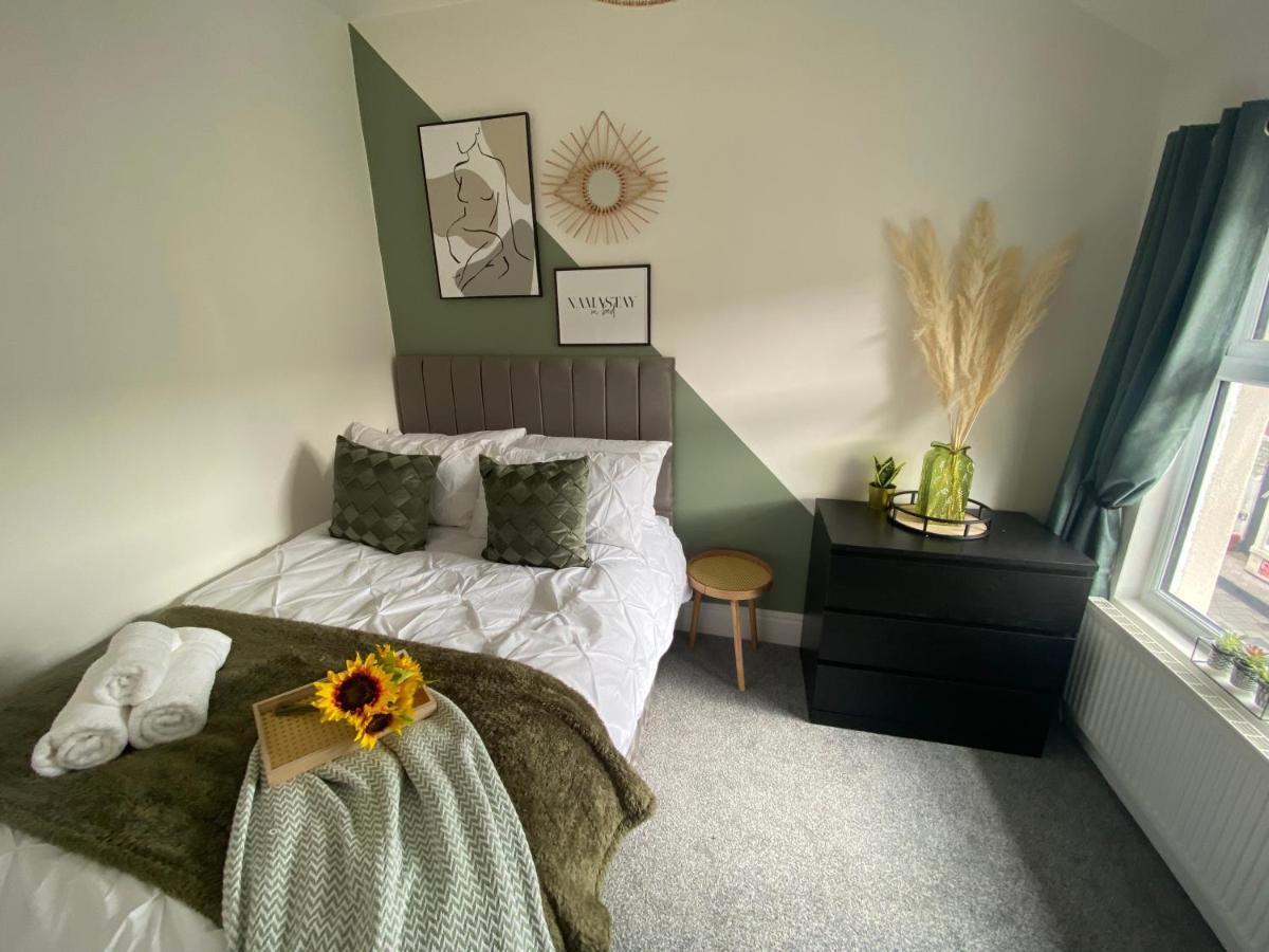 Apartment Abode - Vance Road Star House