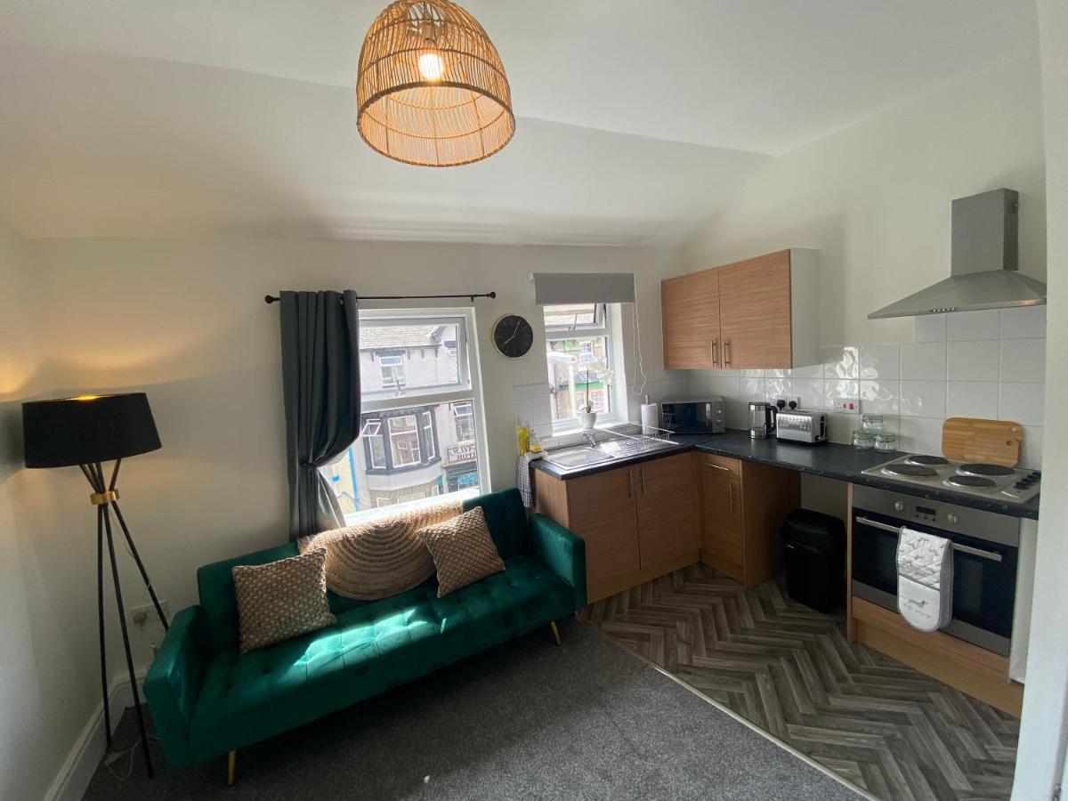 Abode - Vance Road Star House * Blackpool