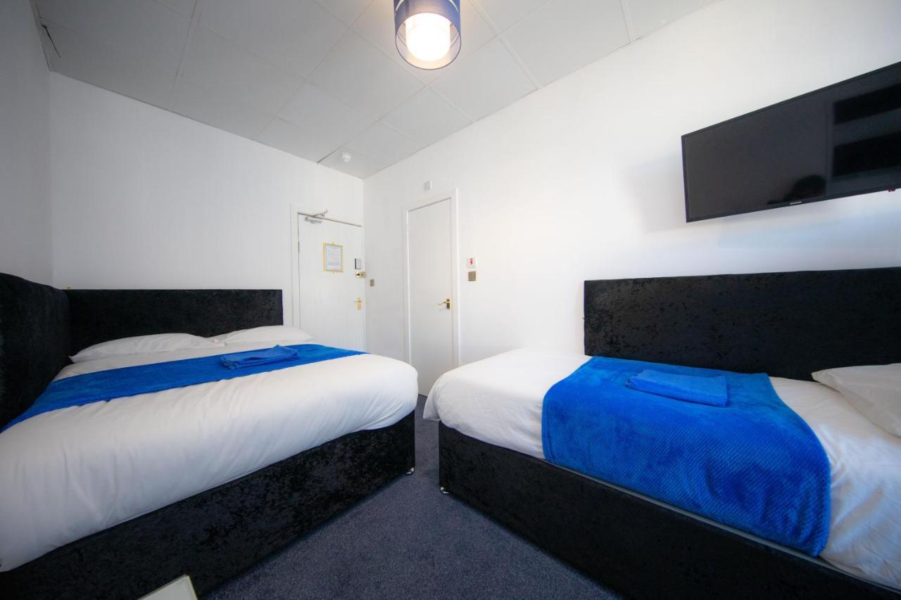 Hotel The Adonis