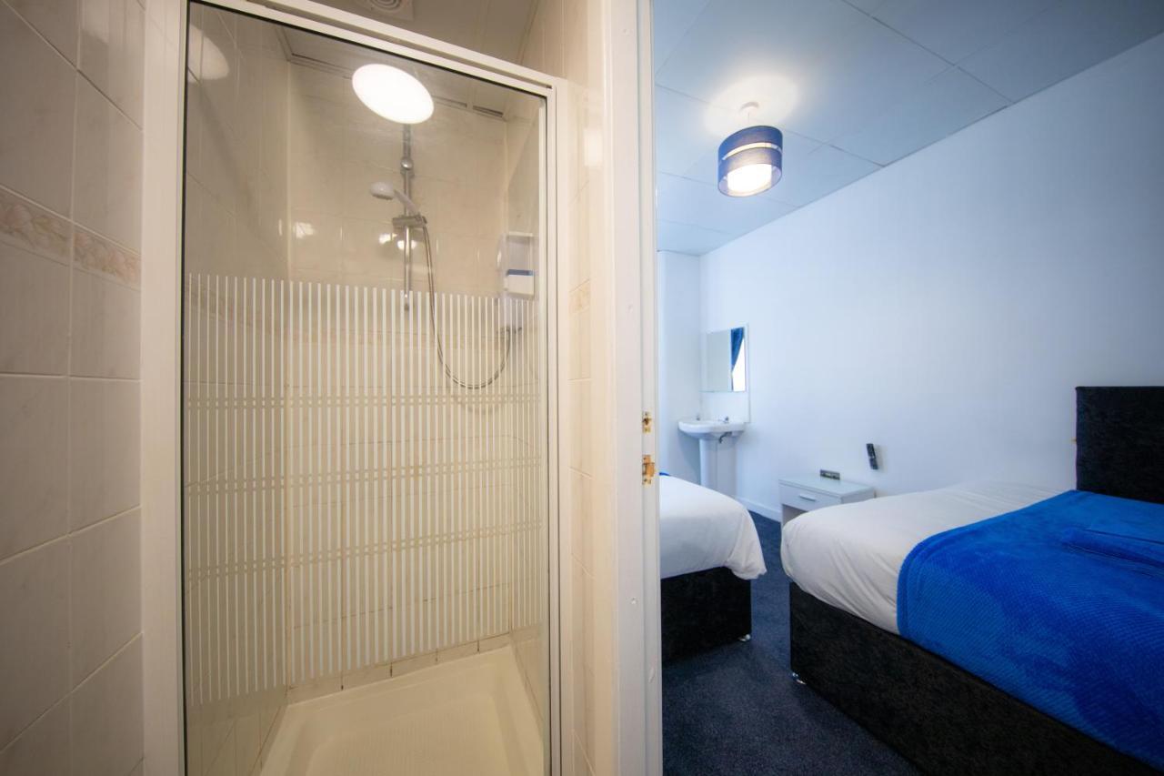 Hotel The Adonis