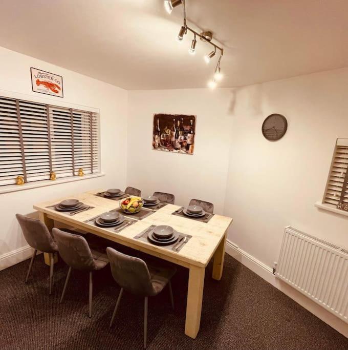 Apartment Luxury 3 Bed Sleeps 6-8 Blackpool