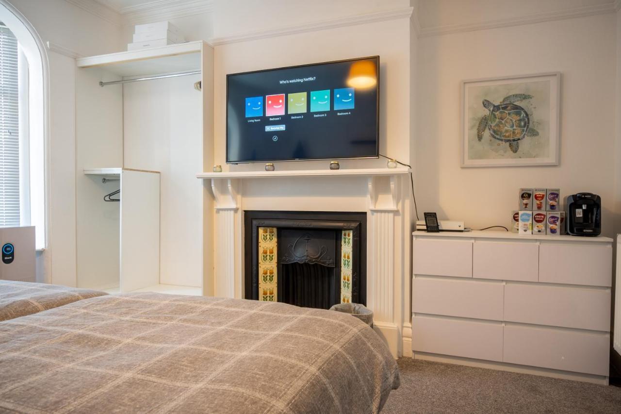 Cavendish Cat And Gaming House * Blackpool
