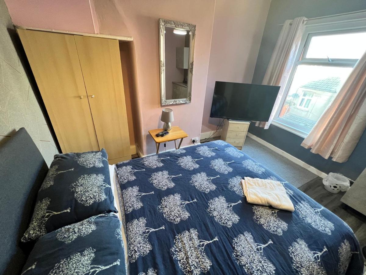 Kirkstead Guesthouse, Pet Friendly Available, Everyone Welcome Guest house *