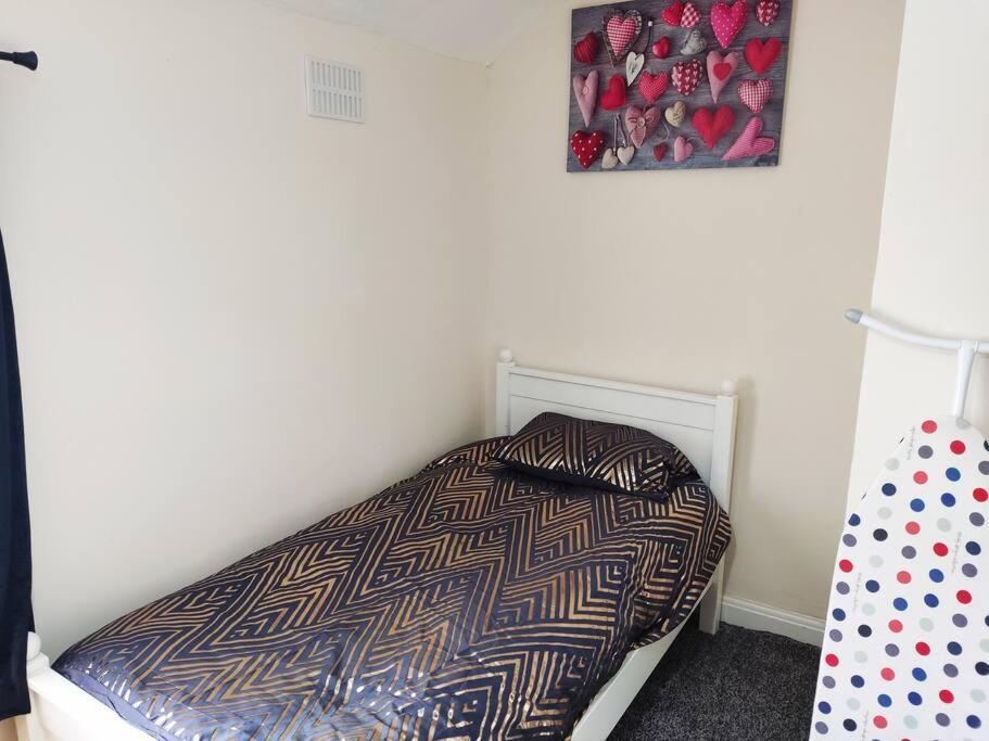 Apartment Cheerful 2-bedroom With Off Street Parking Blackpool